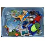 Rubbermaid RN Lidded 18Gal Tote: Vtg Toys, Action