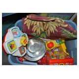 Rubbermaid RN Lidded 18Gal Tote: Toys, Fabric