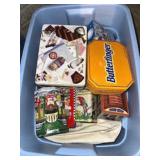 Rubbermaid RN Lidded 14Gal Tote: Tins