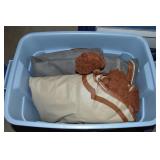 Rubbermaid RN 18gal Lidded Tote: Cover?