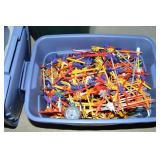 Rubbermaid RN Lidded 18Gal Tote: K-Nex Building