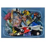 Rubbermaid RN Lidded 18Gal Tote: Vintage Toys