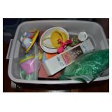 Rubbermaid RN 10Gal Tote w/Lid: Easter Decor