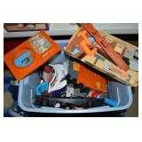 Rubbermaid RN 18gal Lidded Tote: Vintage Toys