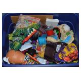 Rubbermaid RN Lidded 14Gal Tote: Vintage Toys