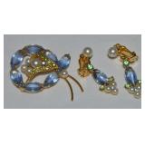 Vtg Goldtone Faux Pearl Rhinestone Brooch &