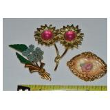 (3) Vintage Goldtone Flower Motif Brooch Lot