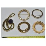 (5) Vintage Goldtone Brooch Lot: Purple Cabachon +