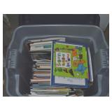 Rubbermaid Roughneck Lidded 24gal Tote of