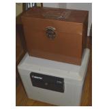 Sentry Model 1170 Fire Safe w/ Keys + Eagle Case