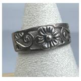 925 Silver Open Flower w/ Scrolls Band Ring