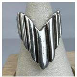 925 Silver Vtg Ribbed Chevron Peak Ring