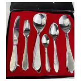 New in Box 28pc Stainless Steel Cutlery Set