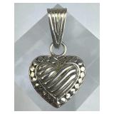 925 Silver Ribbed Center Beaded Border Heart Penda