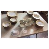 Noritake china Penelope japan 12 dinner plates,