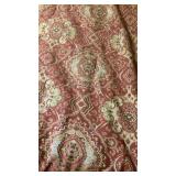 Home accents classic comforter 86" x 92"