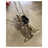 Earthway Garden Seeder with Metal Frame