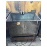 Industrial Metal Wash Basin With Faucet