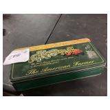 Collector Set With Four Tractor Pocket Knives