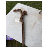 Rustic Metal Chain Binder with Hooks