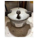 Maid of Honor 16-Quart Pressure Cooker