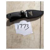 Gerber Fixed-Blade Knife with Sheath