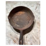 Cast Iron Skillet No. 5, 8-Inch Diameter
