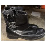 Clarkï¿½s size 9&1/2 leather shoes