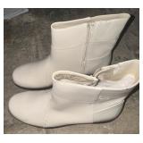 Womenï¿½s Leather boots size 8&1/2
