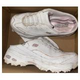 Womenï¿½s Sketchers size 8 shoes