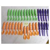 33 Plastic Halloween utensils