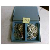 Jewelry box w/costume jewelry