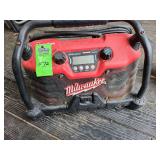 Milwaukee radio battery or plug in