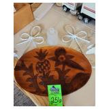 Wooden plate, and wall decor
