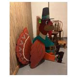 Wooden outdoor turkey decoration