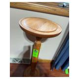 Pedestal table