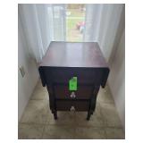 Stand table with side leaves