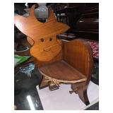 Wooden cow corner wall shelf with hangers