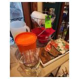 Miscellaneous kitchen items
