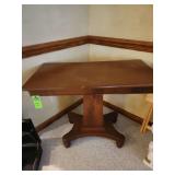 Pedestal table with fold out leaf 36 x38 in when opened