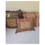 Set of 5 throw pillows