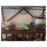 Cuisinart fondue pot and knicknacks