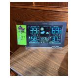 La Crosse technology weather forecast station