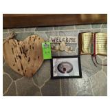 Miscellaneous wall hanging items