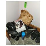 Boots, stretch rubber over shoes