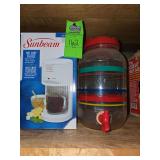 Sunbeam hotwater dispenser and beverage dispenser with spout
