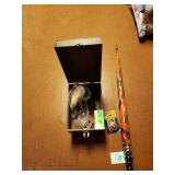 Shoe shining kit umbrella lock