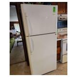 Frigidaire refrigerator NO CONTENTS