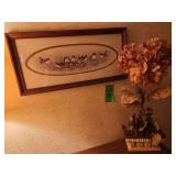 Bird picture frame, and decorative flowers