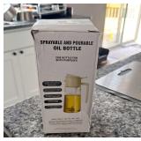 Sprayable and pourable oil dispenser